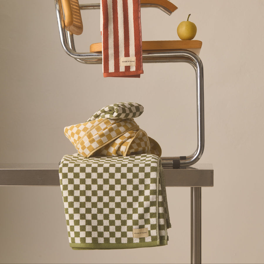 TOWEL + BATH MAT SET IN OLIVE GREEN CHECK