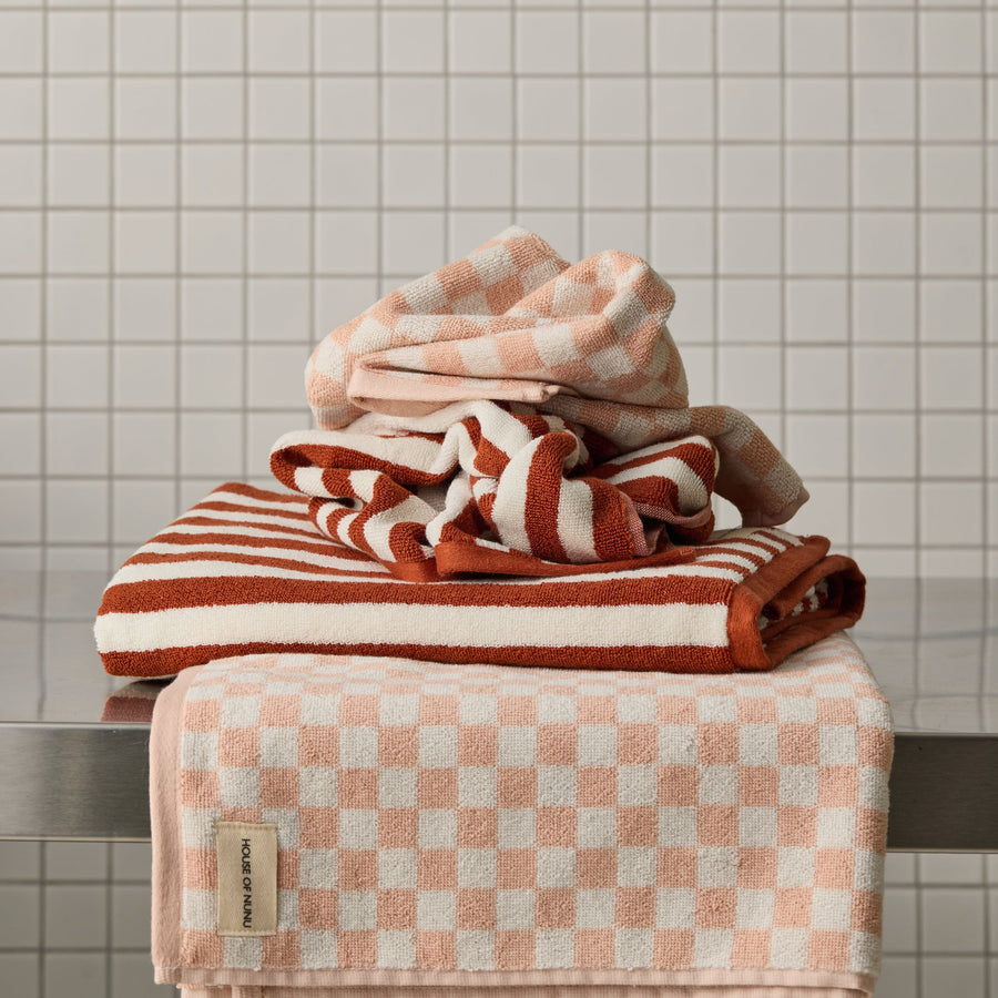 BATH + HAND TOWEL SET OF 4 IN RED OCHRE STRIPE
