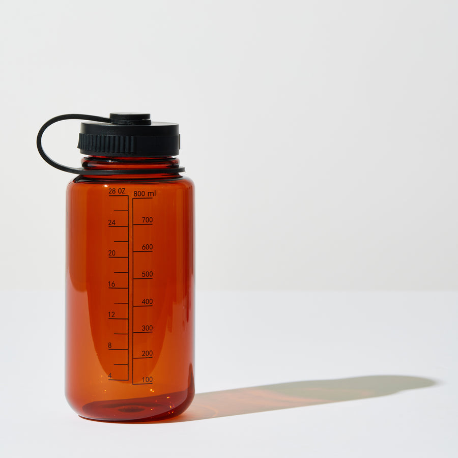 SWEATY DRINK BOTTLE IN AMBER